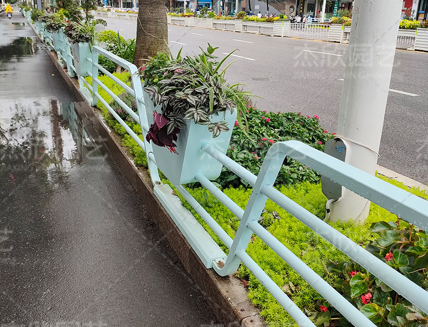 道路中央花箱江西上饶花箱案例